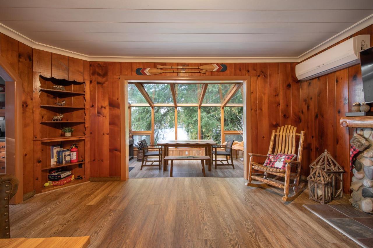 Maple Valley Koi Story Cabin On The Lake - Waterfront, Near Bike Trail מראה חיצוני תמונה